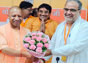 chief minister yogi aaditeye nath ka swagat karte navniyukt state president choudhry Bhopendra singh